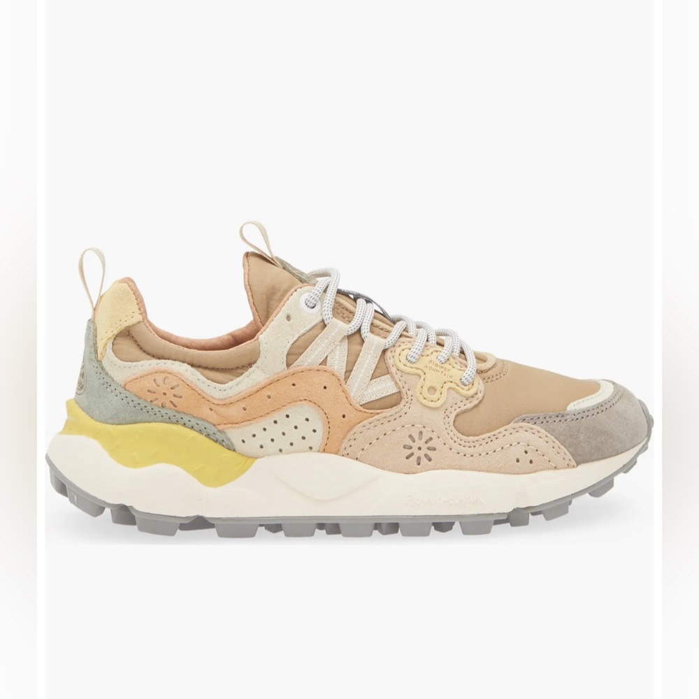 NWT Flower Mountain Yamano 3 Sneaker in Stone Mud